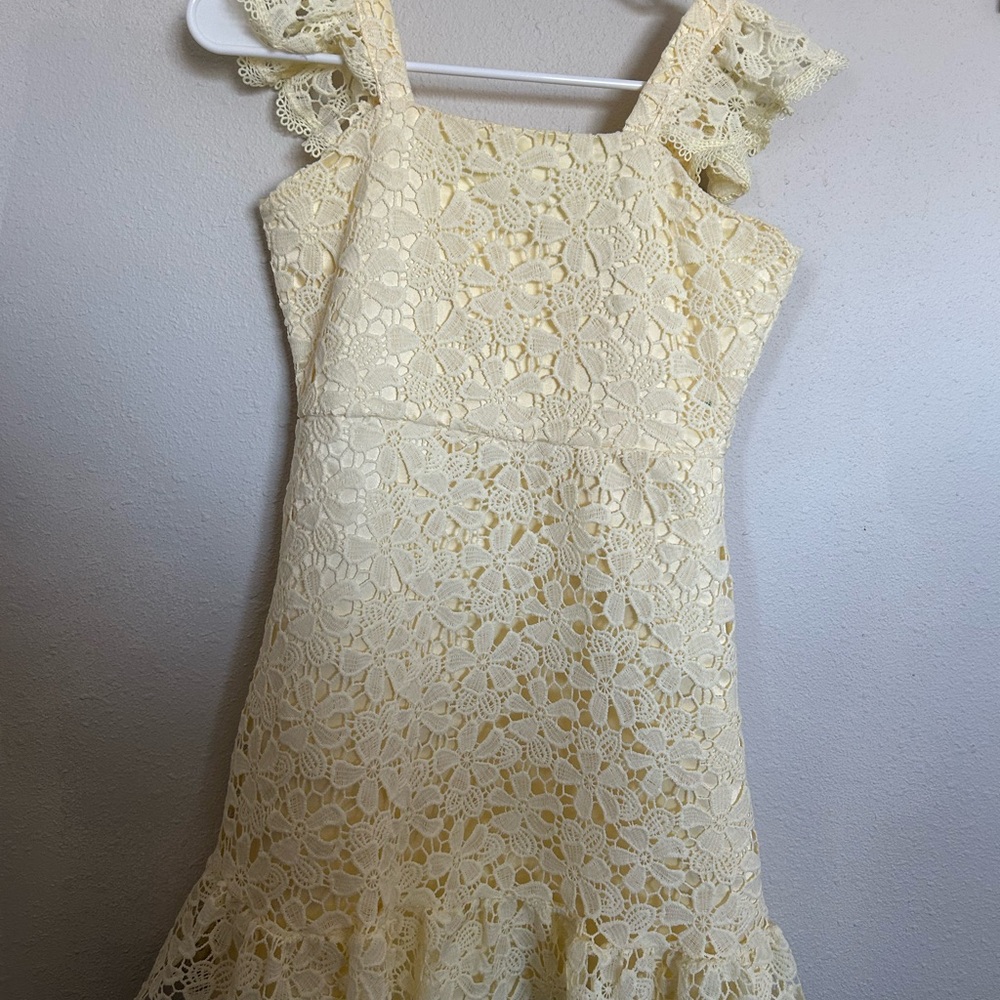 ❌SOLD❌Beautiful Elegant Cream Lace Kids Dress